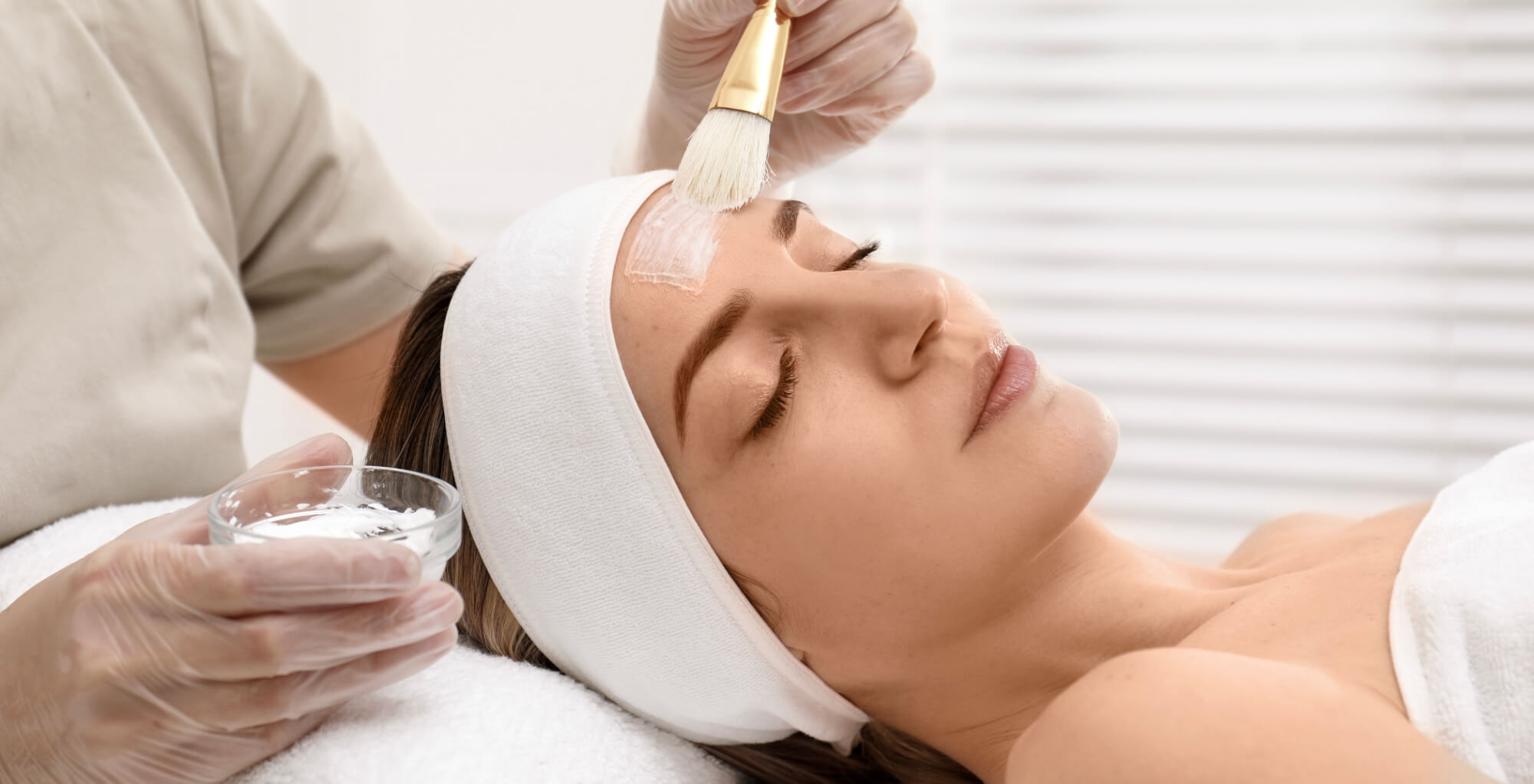 הידרופיישל: ניקוי פנים עמוק וזוהר aquafacial wien gruendliche gesichtsreinigung frau 31 הידרופיישל: ניקוי פנים עמוק וזוהר