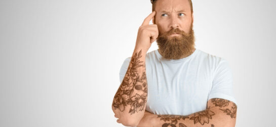 קעקועים במקום העבודה - איך הם משפיעים על ההזדמנויות התעסוקתיות שלך?